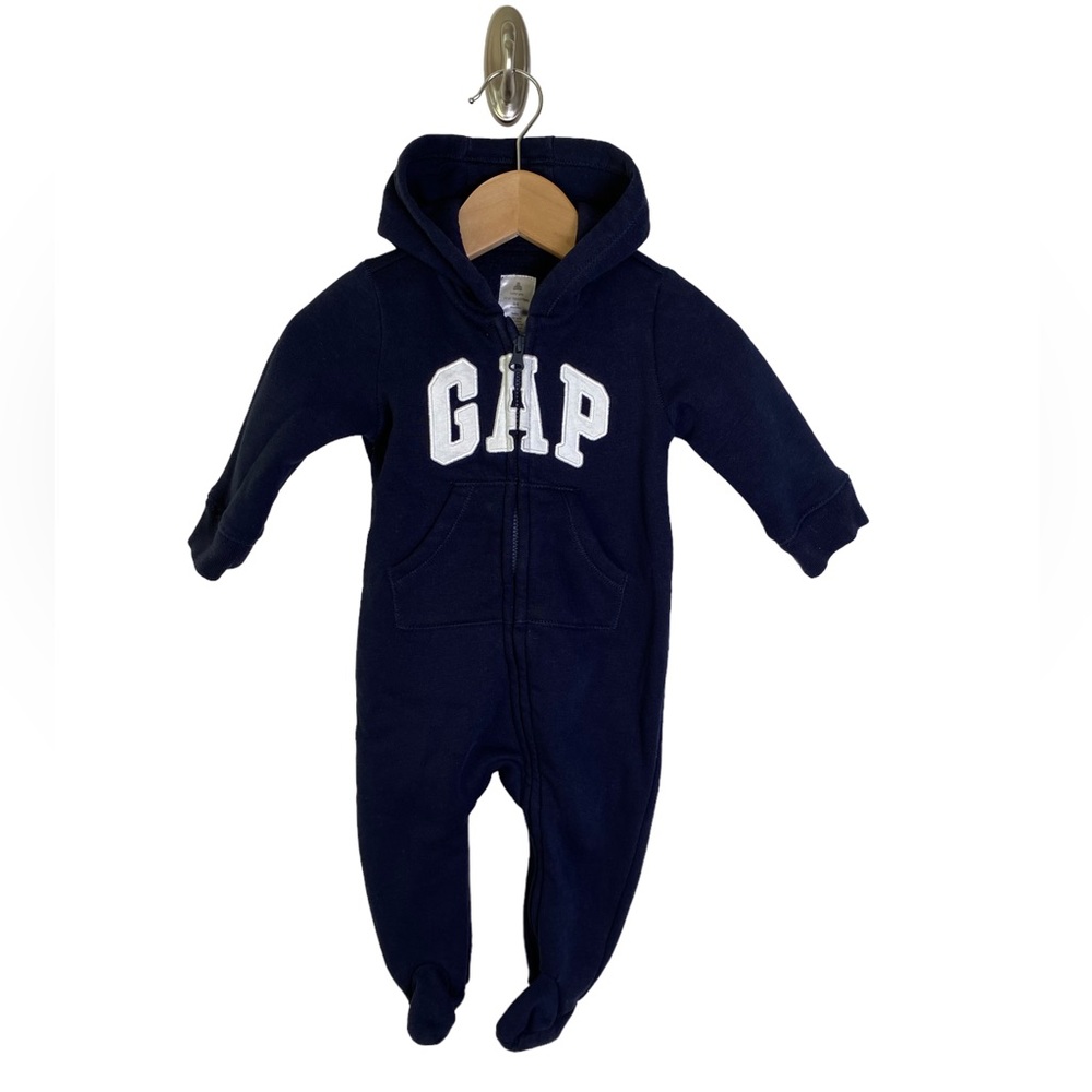 Like new Baby boy Gap onesie with hood, size 3-6M
